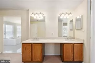 2725 Oldewood Dr, Falls Church, VA 22043 - Photo 26
