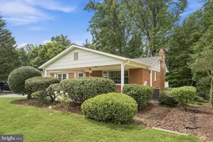 6922 Sydenstricker Rd, Springfield, VA 22152 - Photo 2