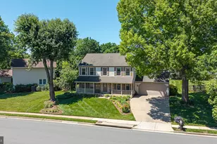 3272 Kinross Cir, Herndon, VA 20171 - Photo 2