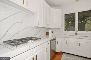 5045 Worthington Woods Way, Centreville, VA 20120 - Photo 14
