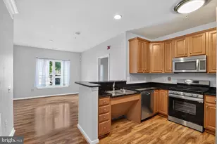 8970 Fascination Ct, Lorton, VA 22079 - Photo 4