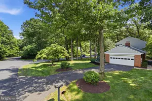 10811 Midsummer Dr, Reston, VA 20191 - Photo 36
