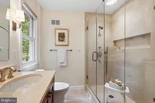 10811 Midsummer Dr, Reston, VA 20191 - Photo 20