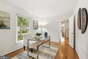 10811 Midsummer Dr, Reston, VA 20191 - Photo 14