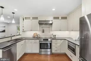 10811 Midsummer Dr, Reston, VA 20191 - Photo 10