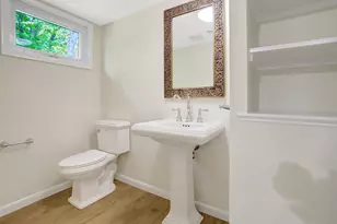 8005 Candlewood Dr, Alexandria, VA 22306 - Photo 16