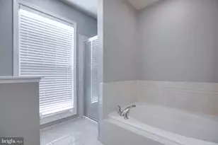2901 Saintsbury Plaza, Fairfax, VA 22031 - Photo 30