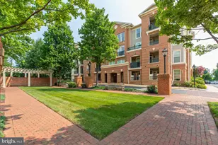 2901 Saintsbury Plaza, Fairfax, VA 22031 - Photo 2