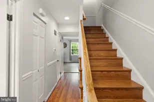 8374 Glastonbury Ct, Annandale, VA 22003 - Photo 4