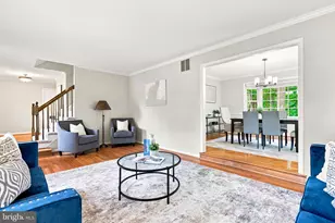 9811 Vertain Ct, Fairfax, VA 22032 - Photo 4