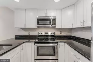1951 Sagewood Ln, Reston, VA 20191 - Photo 12