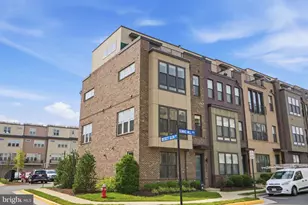 14339 Beckett Glen Cir, Chantilly, VA 20151 - Photo 4