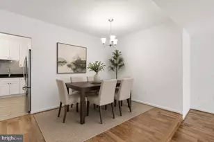 7208 Jillspring Ct, Springfield, VA 22152 - Photo 4