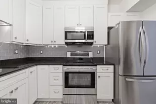 7208 Jillspring Ct, Springfield, VA 22152 - Photo 10