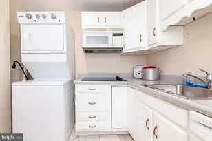 6034 Chesterbrook Rd, McLean, VA 22101 - Photo 30