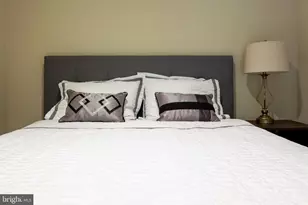 6034 Chesterbrook Rd, McLean, VA 22101 - Photo 2