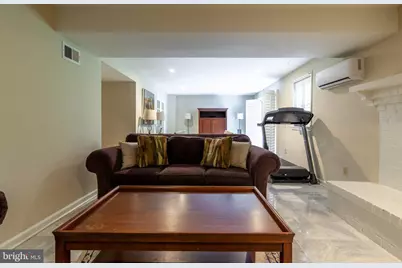 6034 Chesterbrook Road #B, McLean, VA 22101 - Photo 16