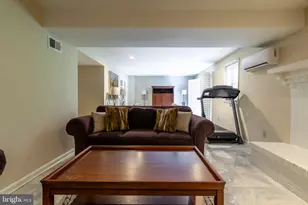 6034 Chesterbrook Rd, McLean, VA 22101 - Photo 16
