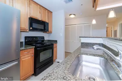 3176 Summit Square Drive #4-D3, Oakton, VA 22124 - Photo 18
