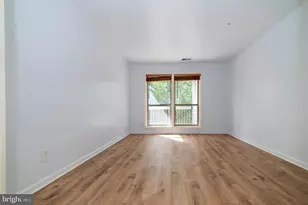 3176 Summit Square Dr, Oakton, VA 22124 - Photo 32