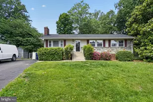 1452 Dewberry Ct, McLean, VA 22101 - Photo 2