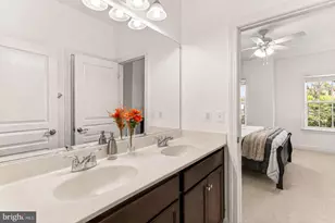 8901 Hargrove Ct, Fairfax, VA 22031 - Photo 32