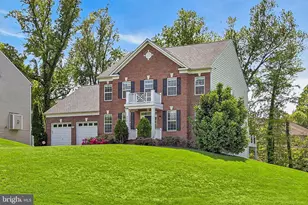 8901 Hargrove Ct, Fairfax, VA 22031 - Photo 2