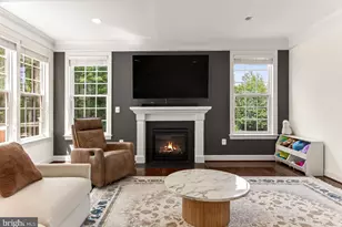 8901 Hargrove Ct, Fairfax, VA 22031 - Photo 16