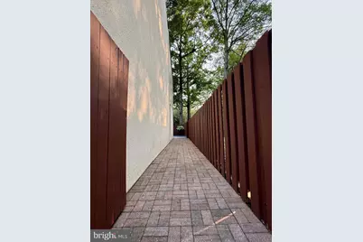 2379 Southgate Square, Reston, VA 20191 - Photo 6