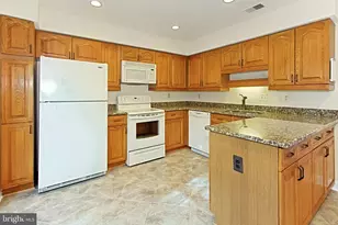 6153 Braeleigh Ln, Alexandria, VA 22315 - Photo 12