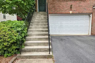13906 Gothic Dr, Centreville, VA 20121 - Photo 6