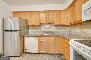 6060 Hollow Knoll Ct, Springfield, VA 22152 - Photo 10