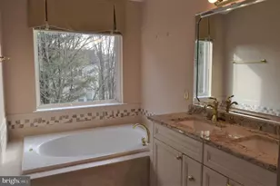 8933 Royal Astor Way, Fairfax, VA 22031 - Photo 28