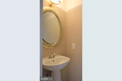 8933 Royal Astor Way, Fairfax, VA 22031 - Photo 14