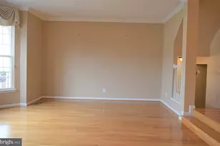 8933 Royal Astor Way, Fairfax, VA 22031 - Photo 4