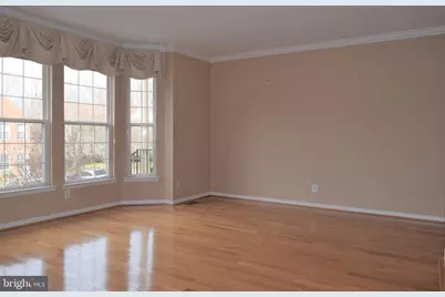 8933 Royal Astor Way, Fairfax, VA 22031 - Photo 6