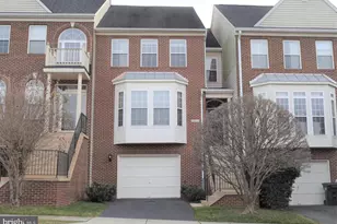 8933 Royal Astor Way, Fairfax, VA 22031 - Photo 2