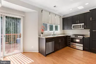 14828 Edman Cir, Centreville, VA 20121 - Photo 6