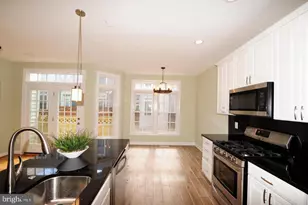 4379 Thomas Brigade Ln, Fairfax, VA 22033 - Photo 10