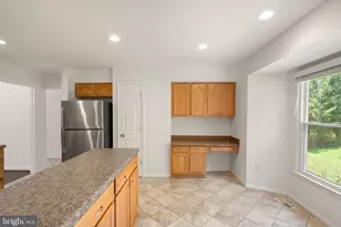 8902 Huxley Ct, Springfield, VA 22153 - Photo 6