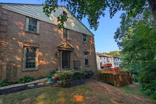 5612 Sutherland Ct, Burke, VA 22015 - Photo 2