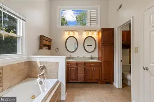 13200 Hughsmith Way, Herndon, VA 20171 - Photo 38