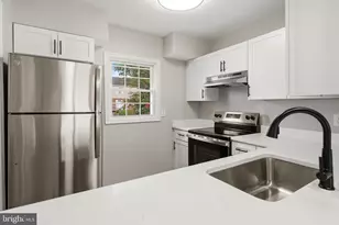 14407 Turin Ln, Centreville, VA 20121 - Photo 6