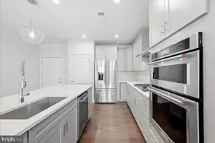 2324 Wind Charm St, Herndon, VA 20171 - Photo 4