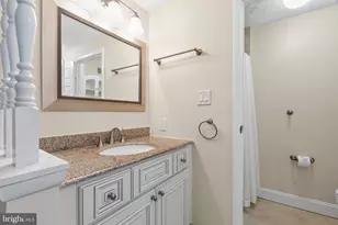 7973 Tyson Oaks Cir, Vienna, VA 22182 - Photo 22