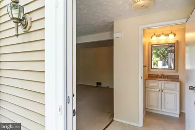 7973 Tyson Oaks Circle, Vienna, VA 22182 - Photo 4