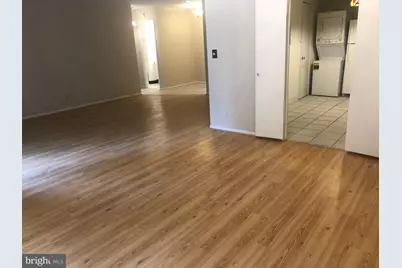 8370 Greensboro Drive #104, McLean, VA 22102 - Photo 4