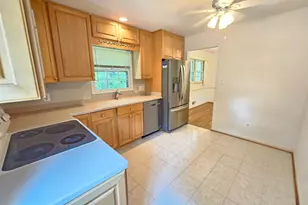 5683 Ravenel Ln, Springfield, VA 22151 - Photo 4