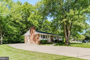 5683 Ravenel Ln, Springfield, VA 22151 - Photo 1