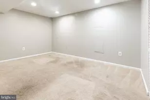 8020 Bethelen Woods Ln, Springfield, VA 22153 - Photo 32